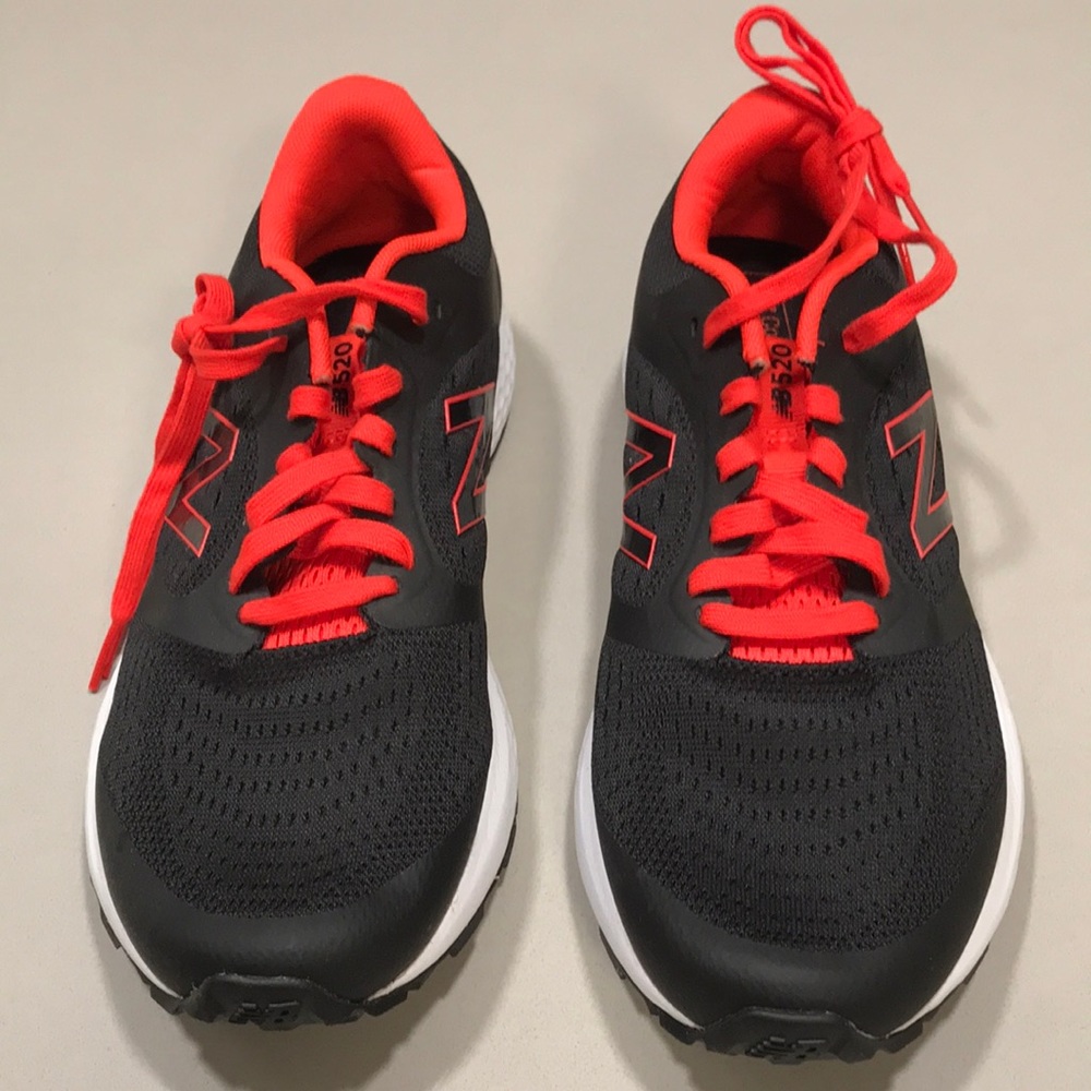 New Balance NWOT 520 Running Sneaker black & orange/red size 8.5 medium D width